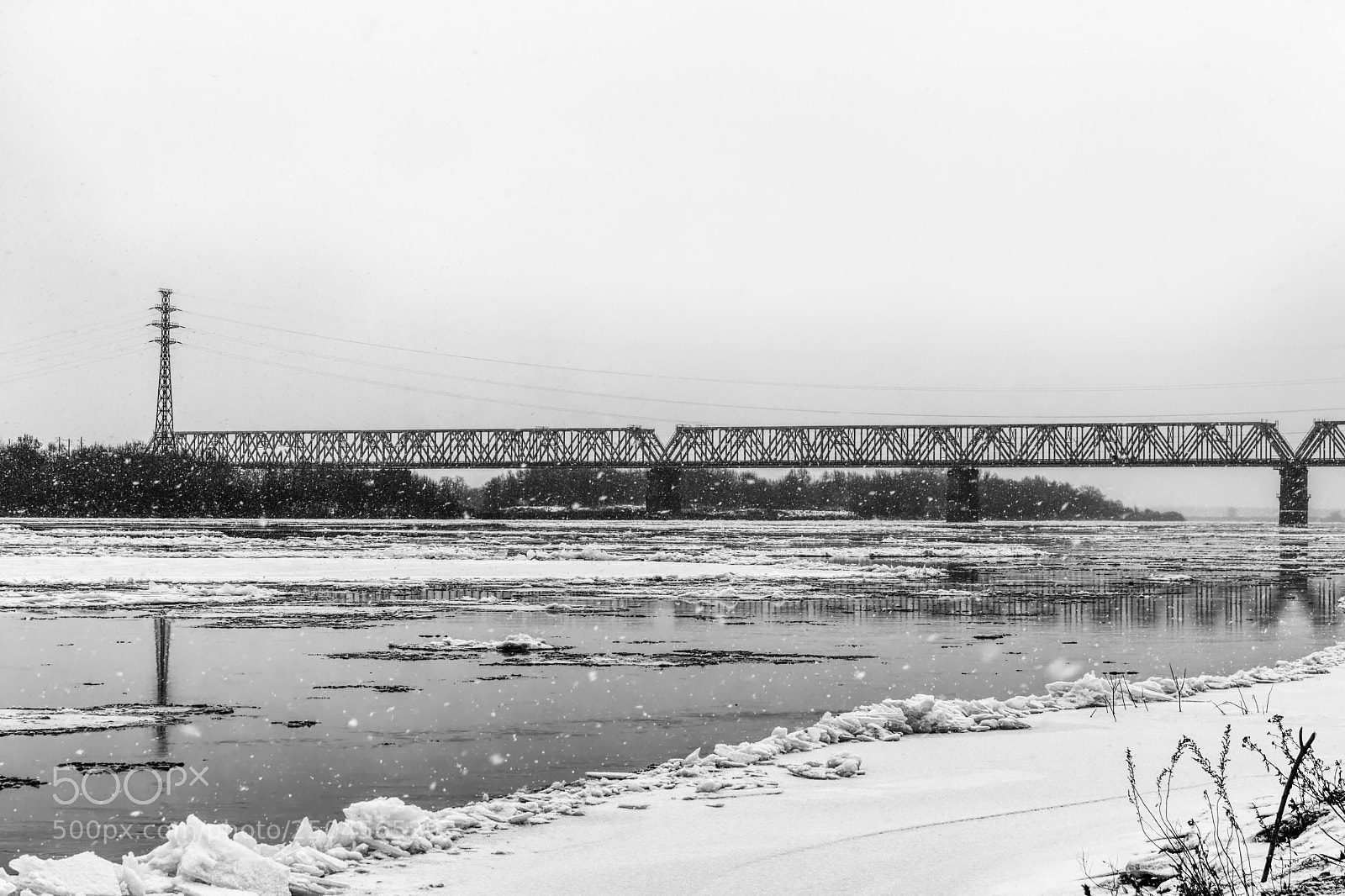 Canon EOS 600D (Rebel EOS T3i / EOS Kiss X5) sample photo. Train bridge photography