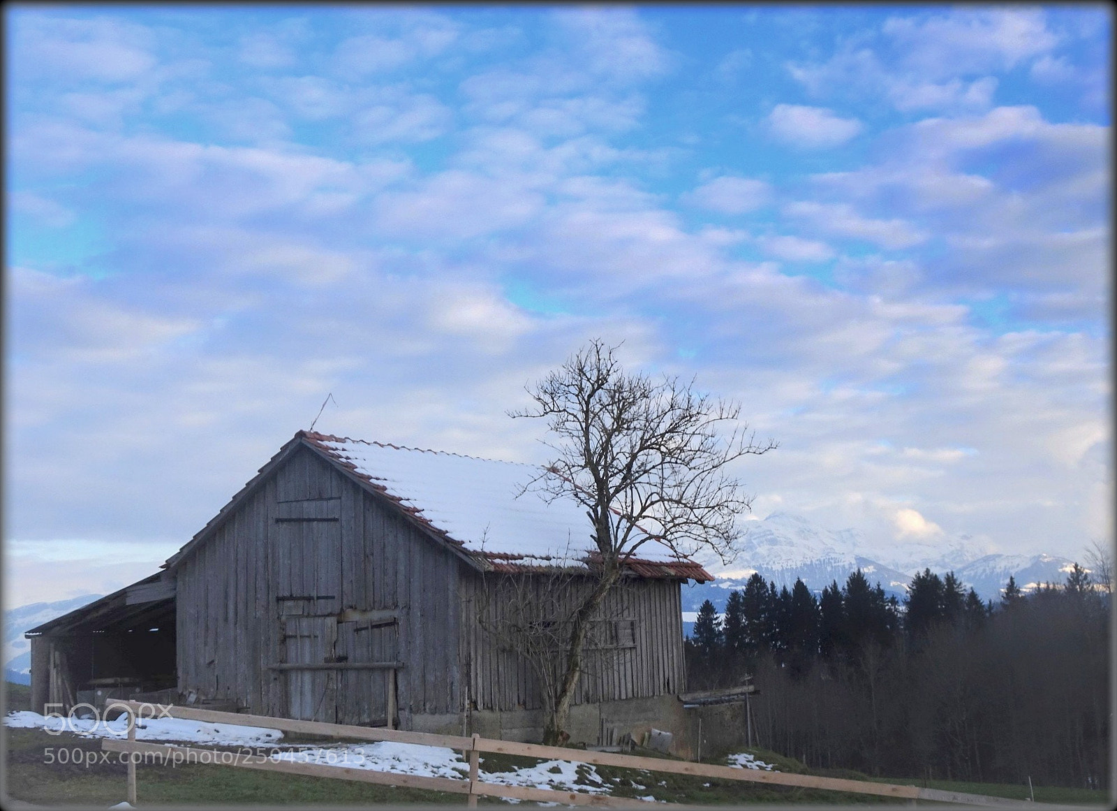 Sony Cyber-shot DSC-HX80 sample photo. "hut" photography