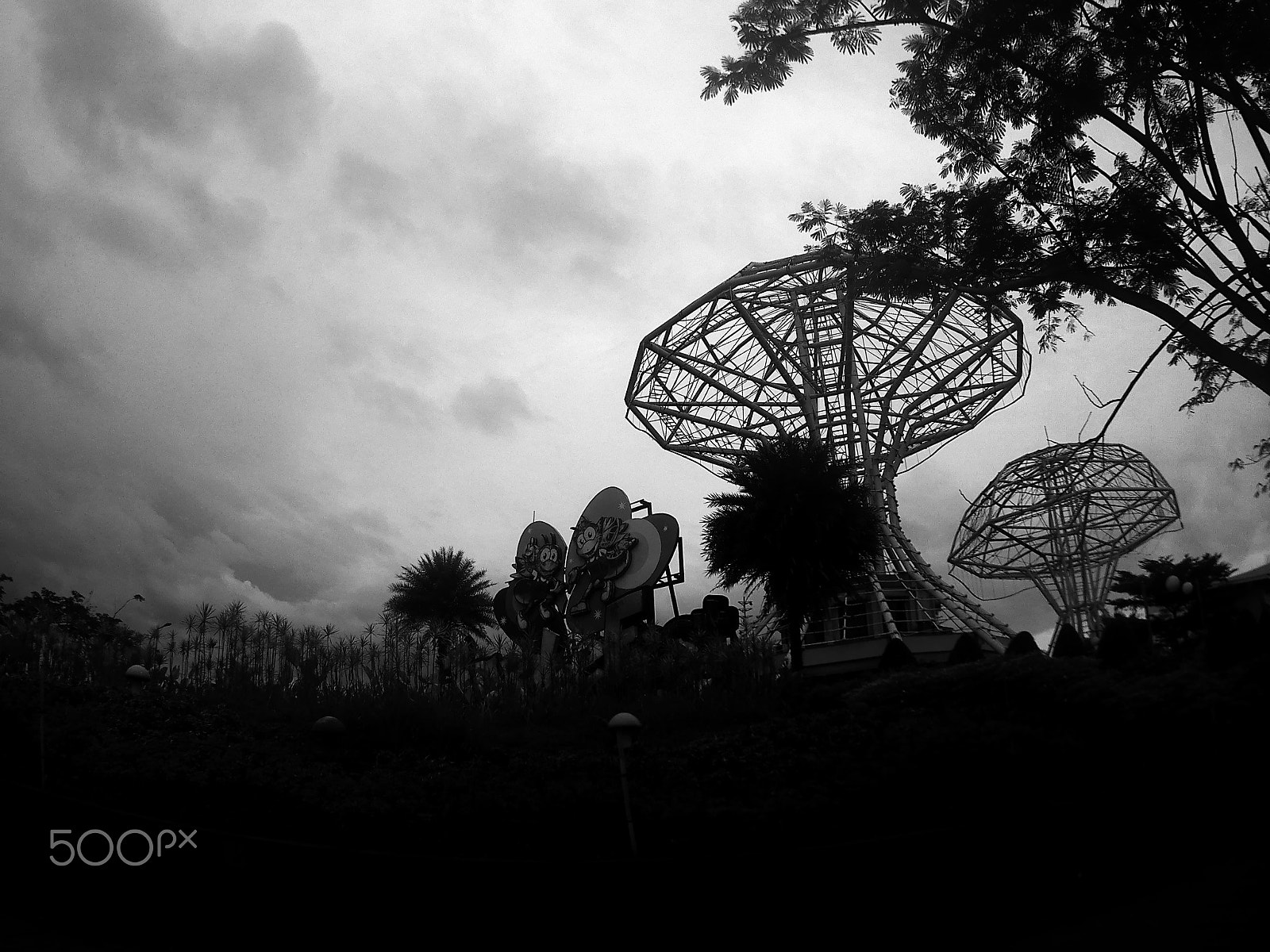 HDKing Q3H sample photo. Jungle fest landmark photography