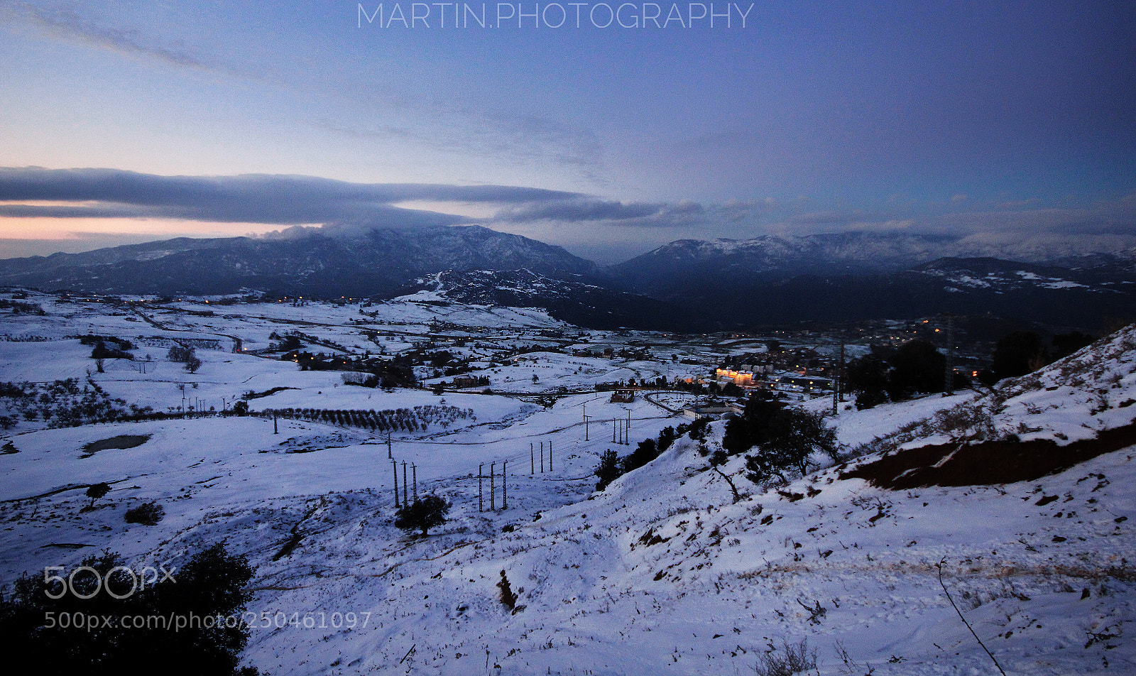 Canon EOS 550D (EOS Rebel T2i / EOS Kiss X4) sample photo. Snow town photography