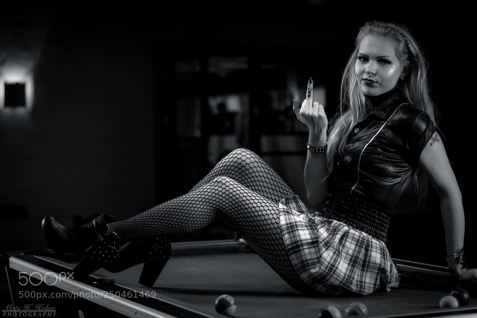 Canon EOS 550D (EOS Rebel T2i / EOS Kiss X4) sample photo. Attitude photography