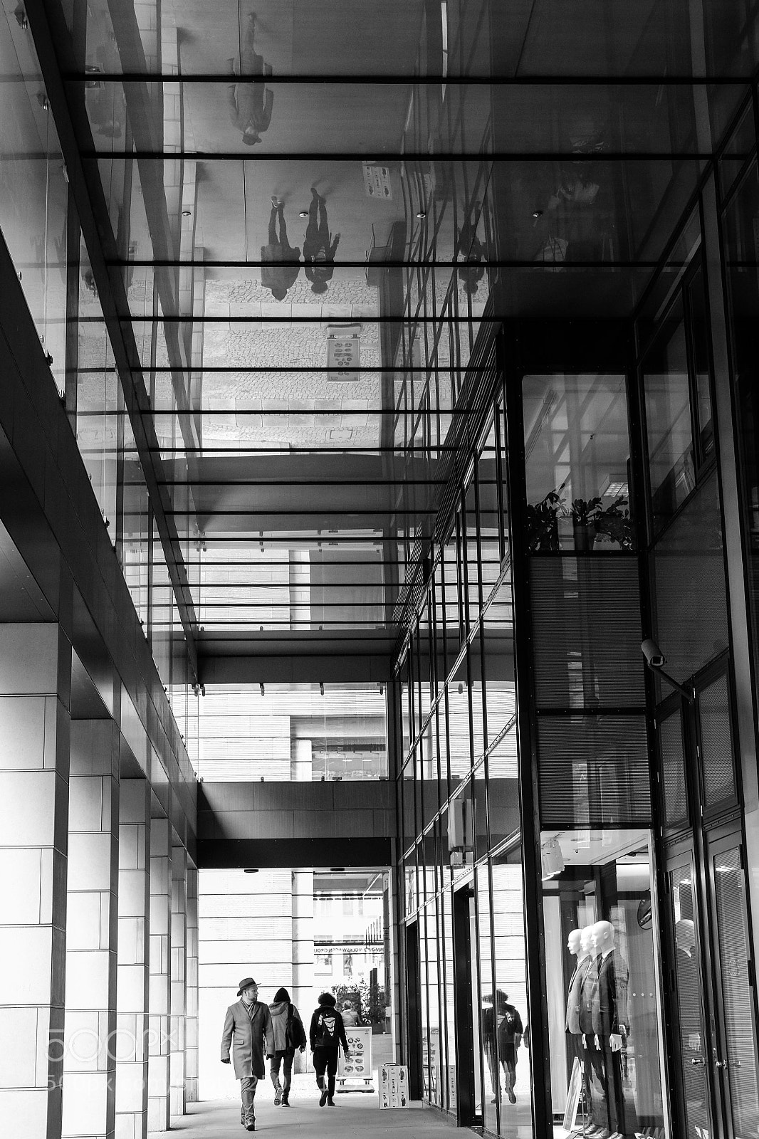 Fujifilm X-Pro2 sample photo. Passageway photography