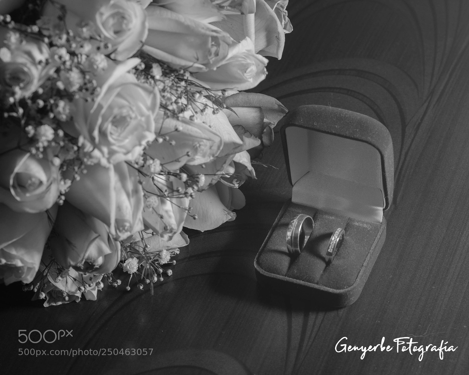 Nikon D7000 sample photo. Love photography