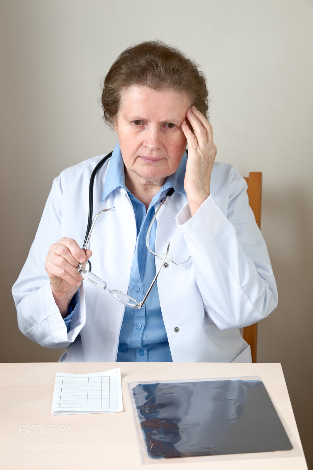 Canon EOS 5D Mark II sample photo. Elderly doctor woman with photography