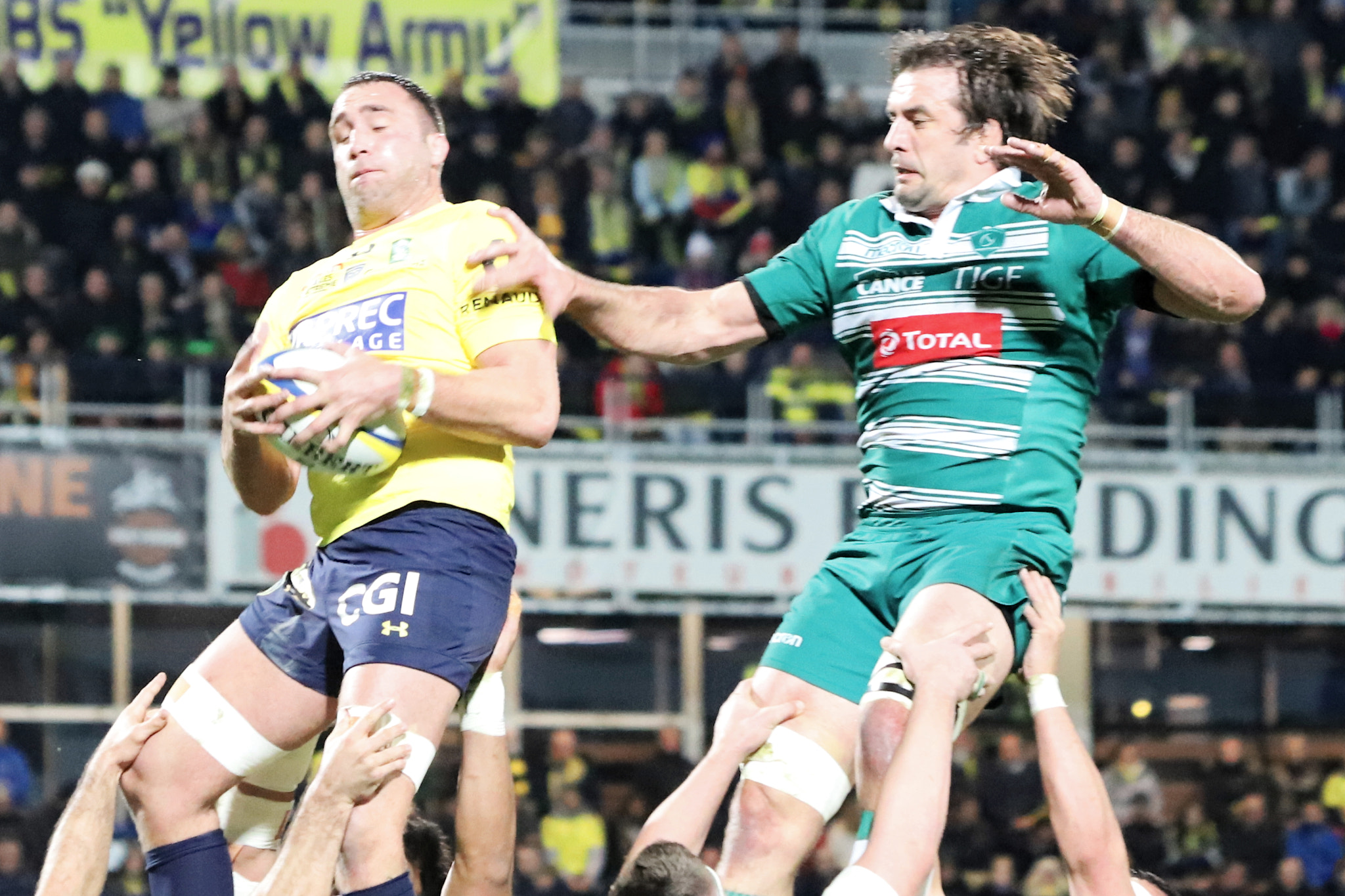 Canon EOS 6D Mark II + Canon EF 70-300 F4-5.6 IS II USM sample photo. Asm clermont auvergne vs section paloise top14 photography