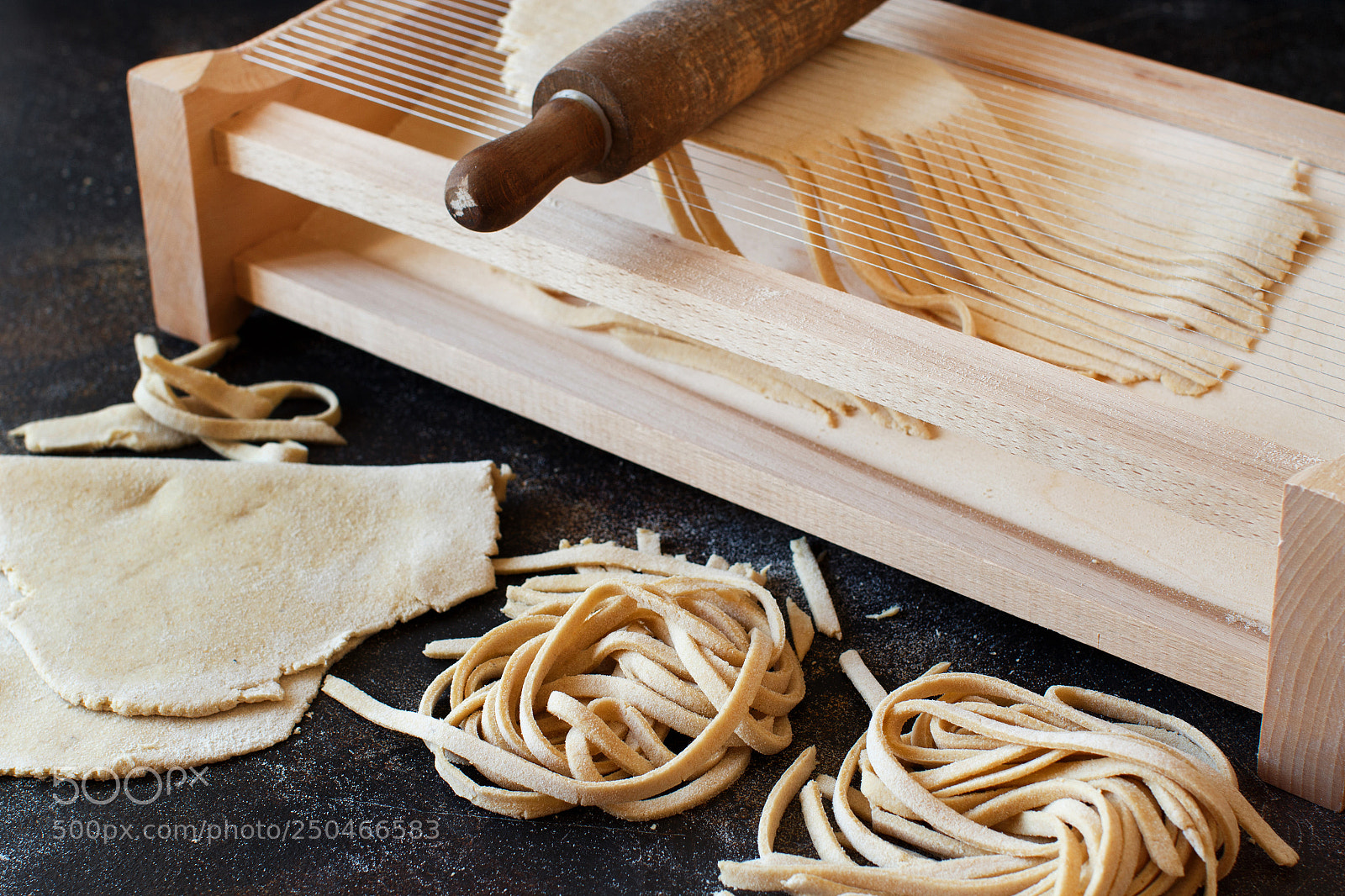 Canon EOS 650D (EOS Rebel T4i / EOS Kiss X6i) sample photo. Making tagliolini pasta alla photography