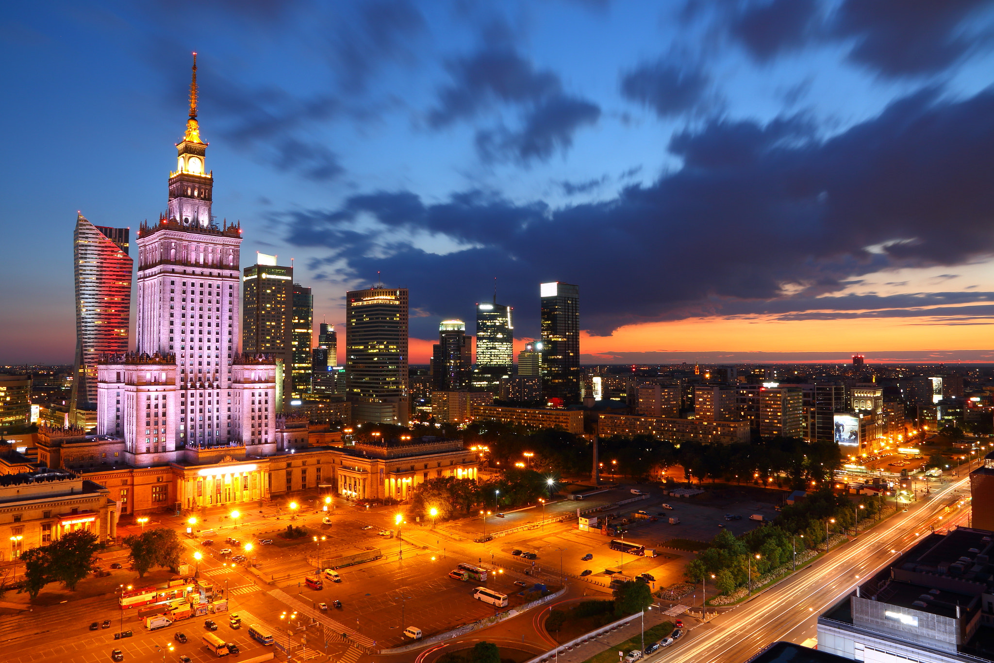 Canon EF-S 15-85mm F3.5-5.6 IS USM sample photo. Summer dawn over warsaw´s skyline photography