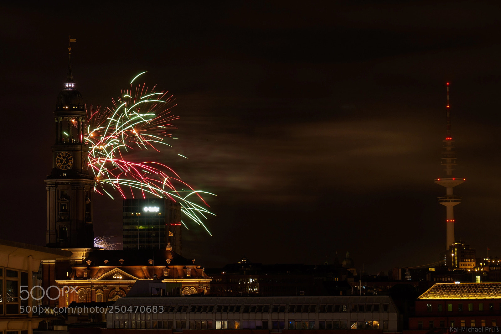Olympus OM-D E-M10 II sample photo. Hamburger dom fireworks photography