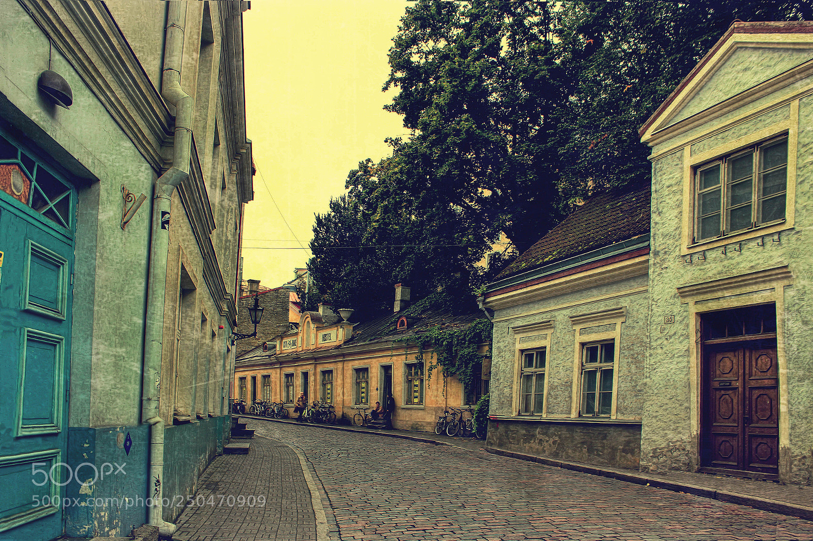 Canon EOS 550D (EOS Rebel T2i / EOS Kiss X4) sample photo. Street of old tallinn photography