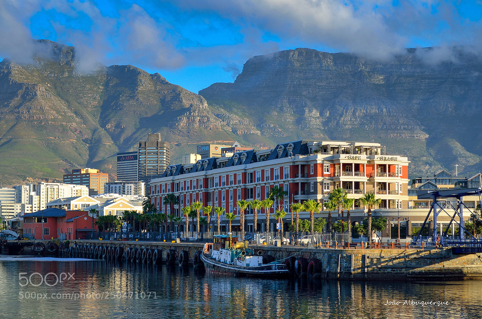 Nikon D5100 sample photo. The cape grace hotel photography