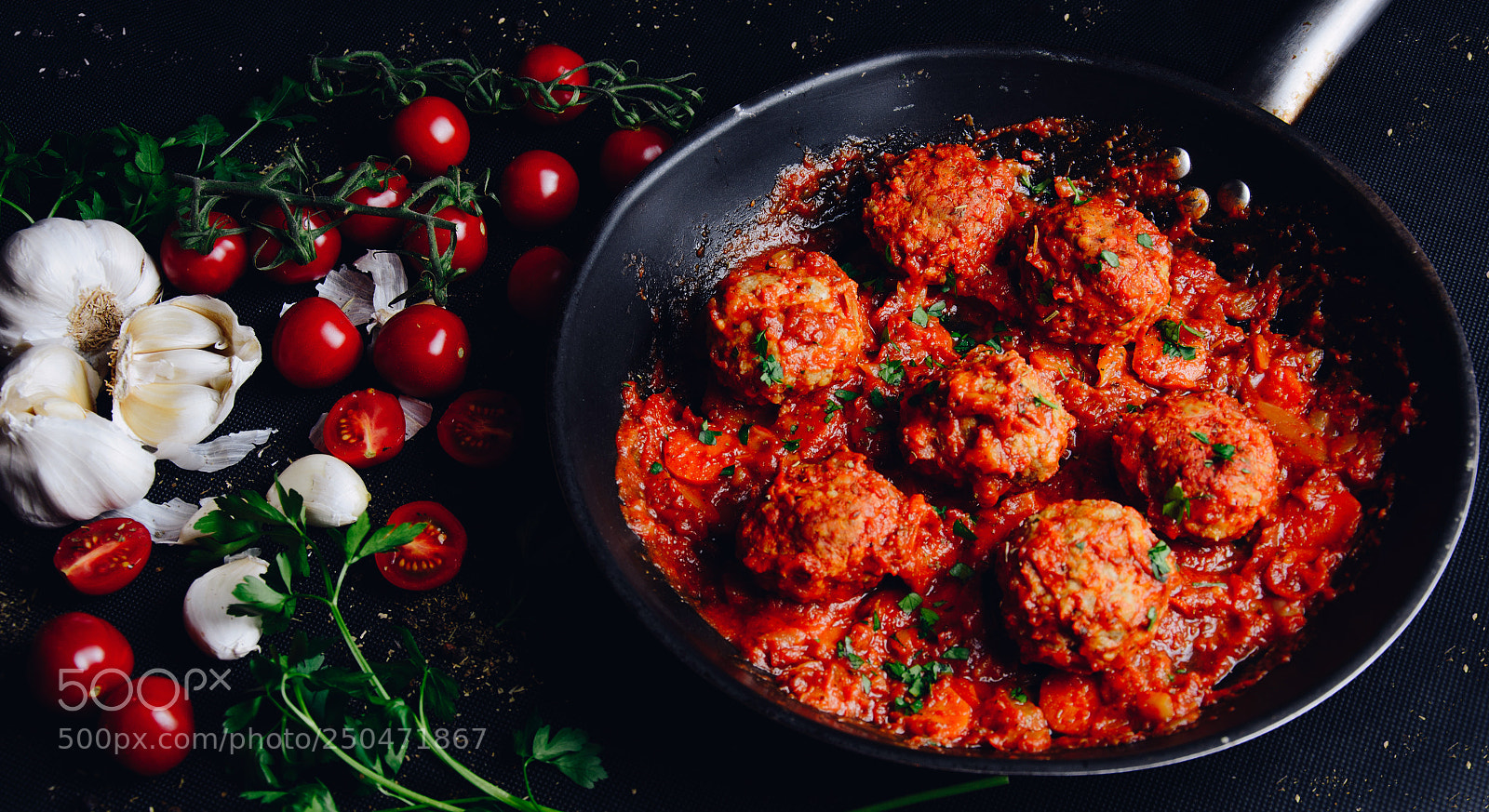 Nikon D7100 sample photo. Meatballs in tomato sauce photography