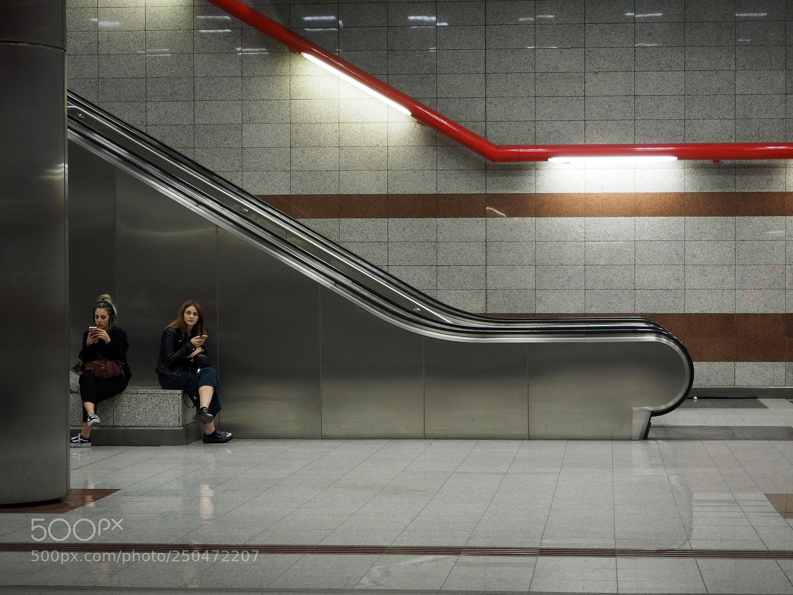Olympus PEN-F sample photo. Lines and people photography