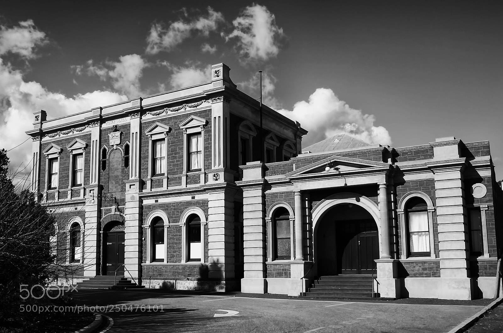 Canon EOS 300D (EOS Digital Rebel / EOS Kiss Digital) sample photo. Northam town hall photography