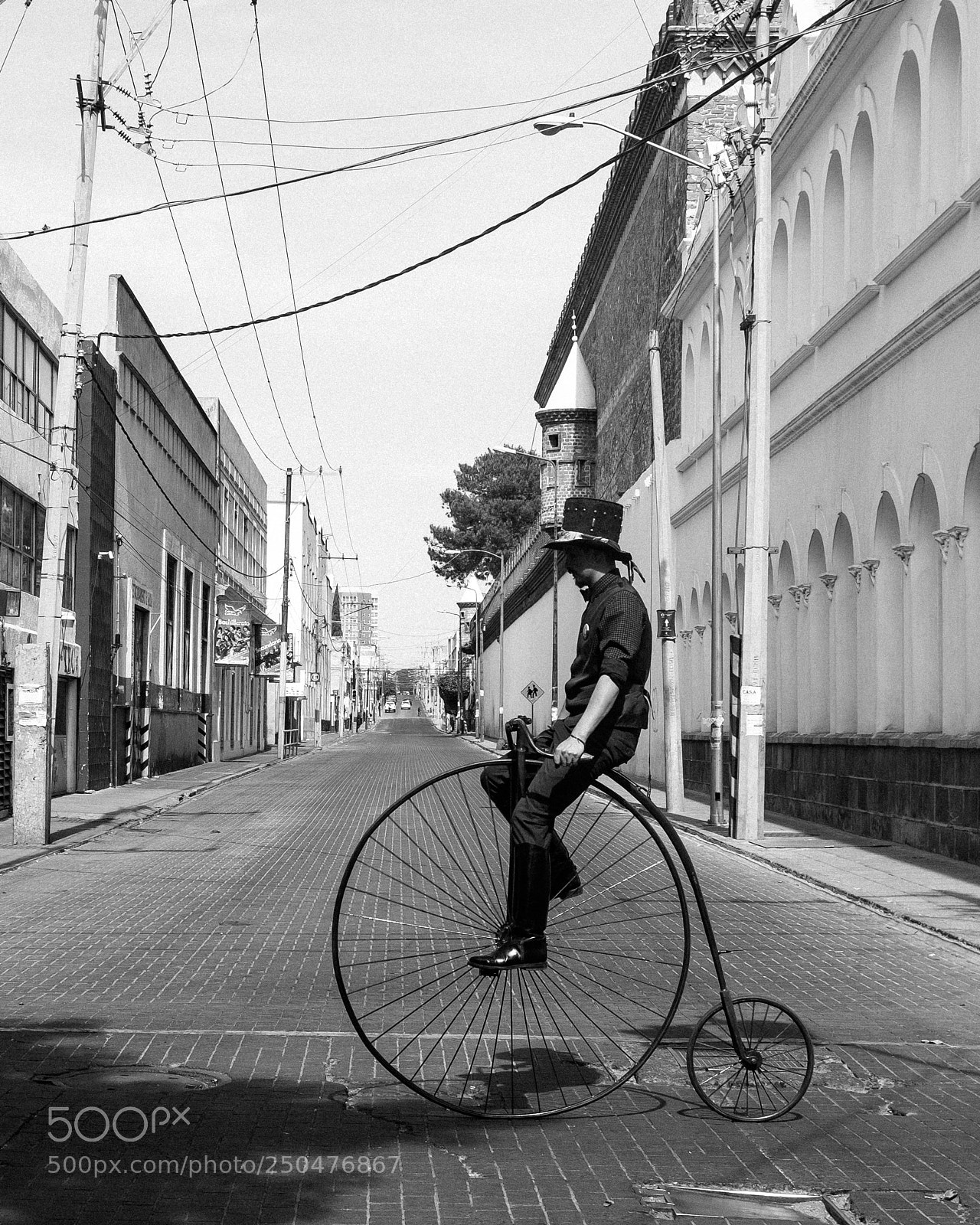 Fujifilm X100F sample photo. Guy riding a high photography
