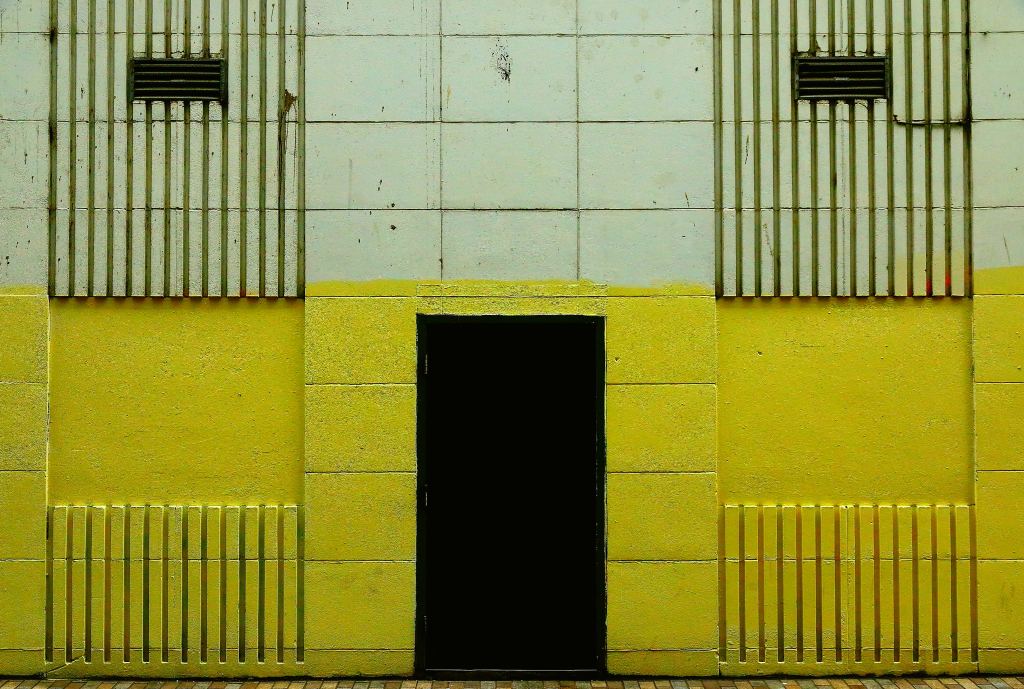Canon EOS 70D sample photo. The door photography