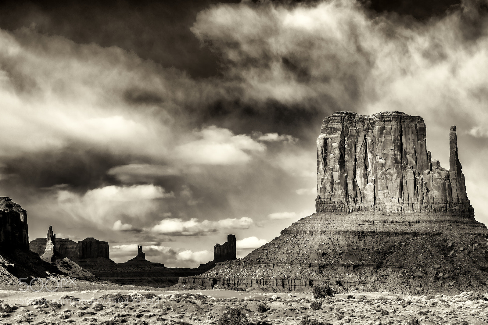 Sony a7 sample photo. Monument shadows photography