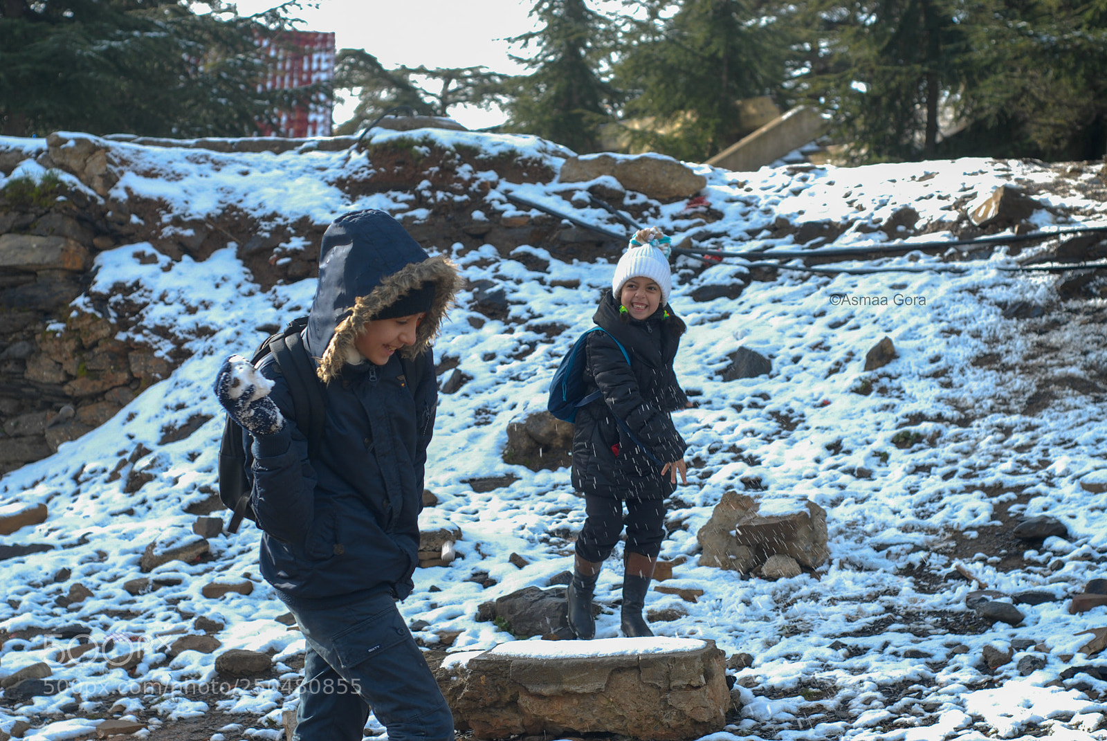 Nikon D200 sample photo. Child playing with snow photography