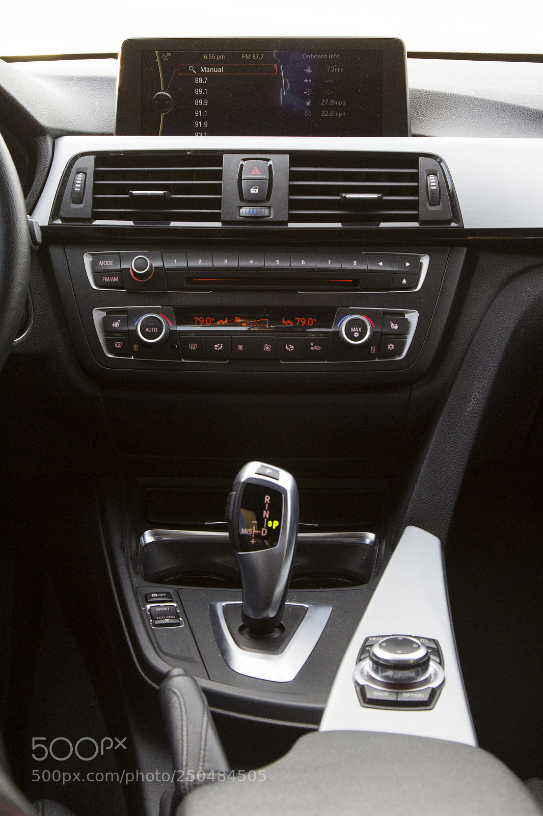 Canon EOS 60D sample photo. The centre console photography