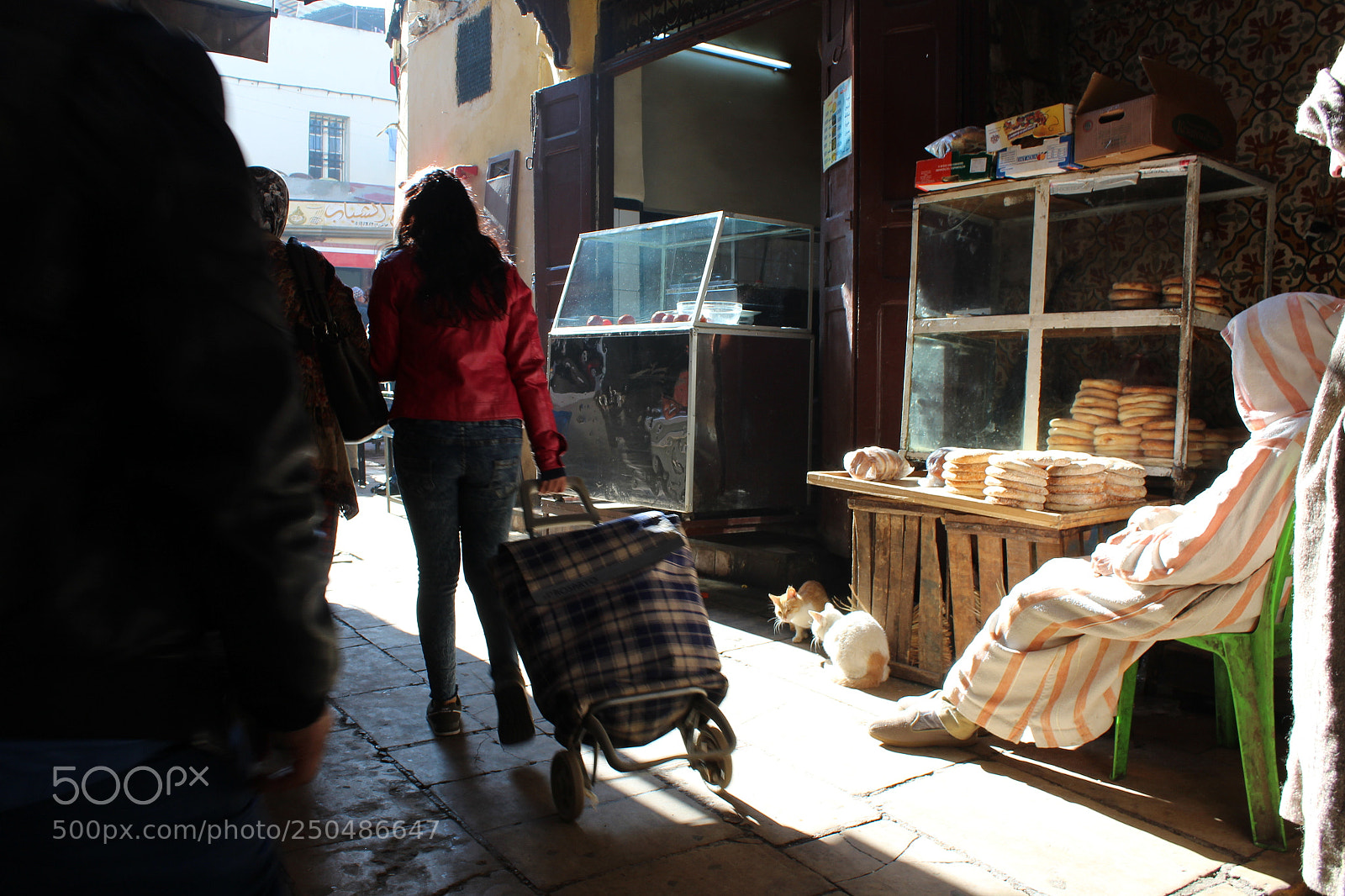 Canon EOS 1200D (EOS Rebel T5 / EOS Kiss X70 / EOS Hi) sample photo. Mercado al sol photography
