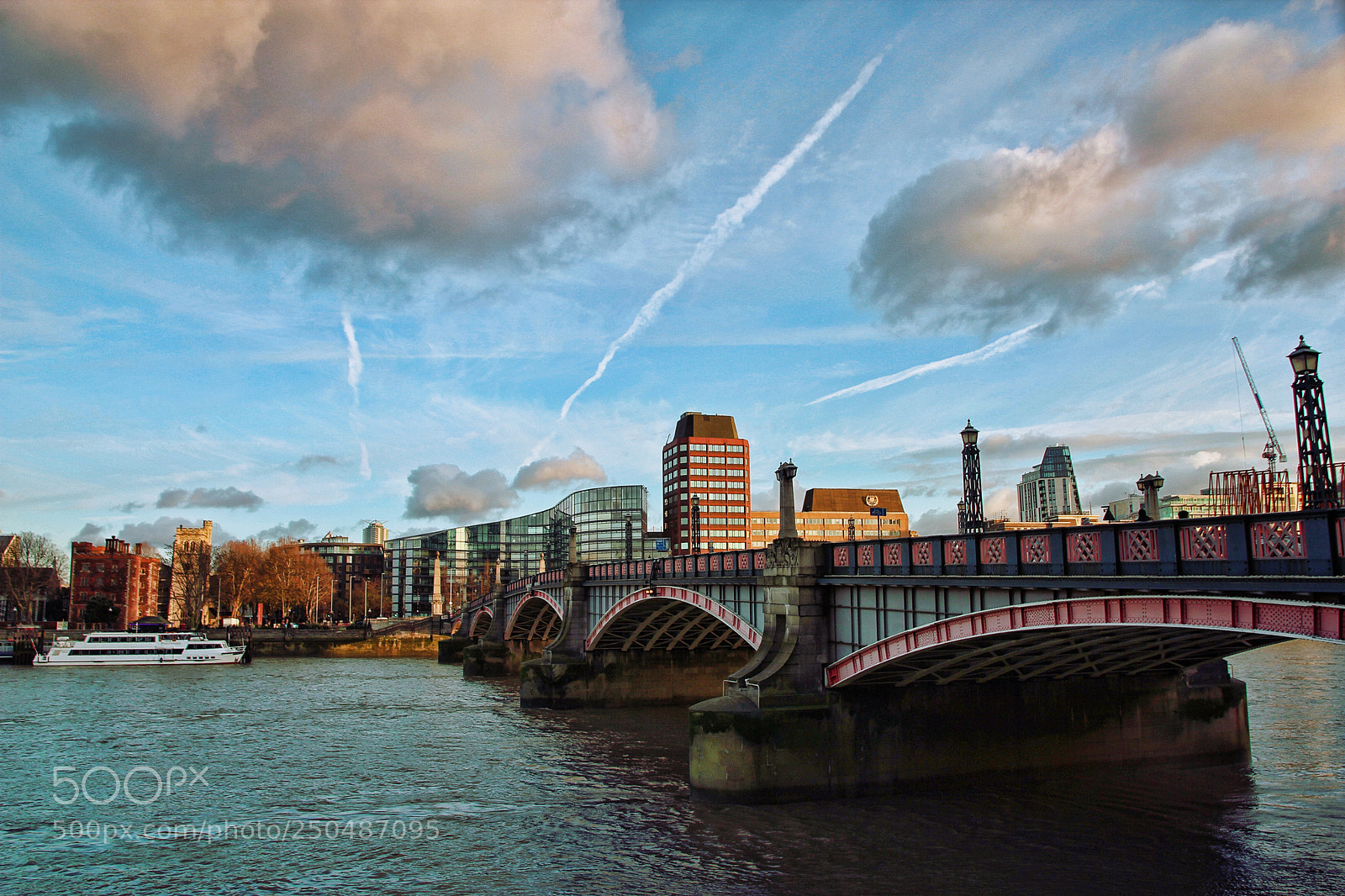 Canon EOS 550D (EOS Rebel T2i / EOS Kiss X4) sample photo. River thames photography