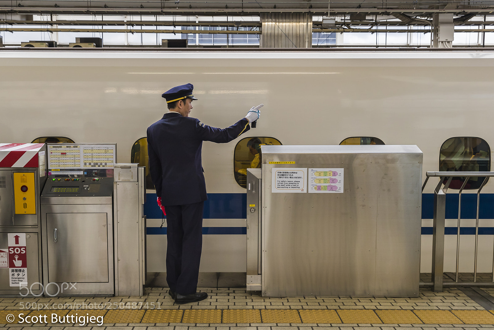 Canon EOS-1D X Mark II sample photo. All aboard photography