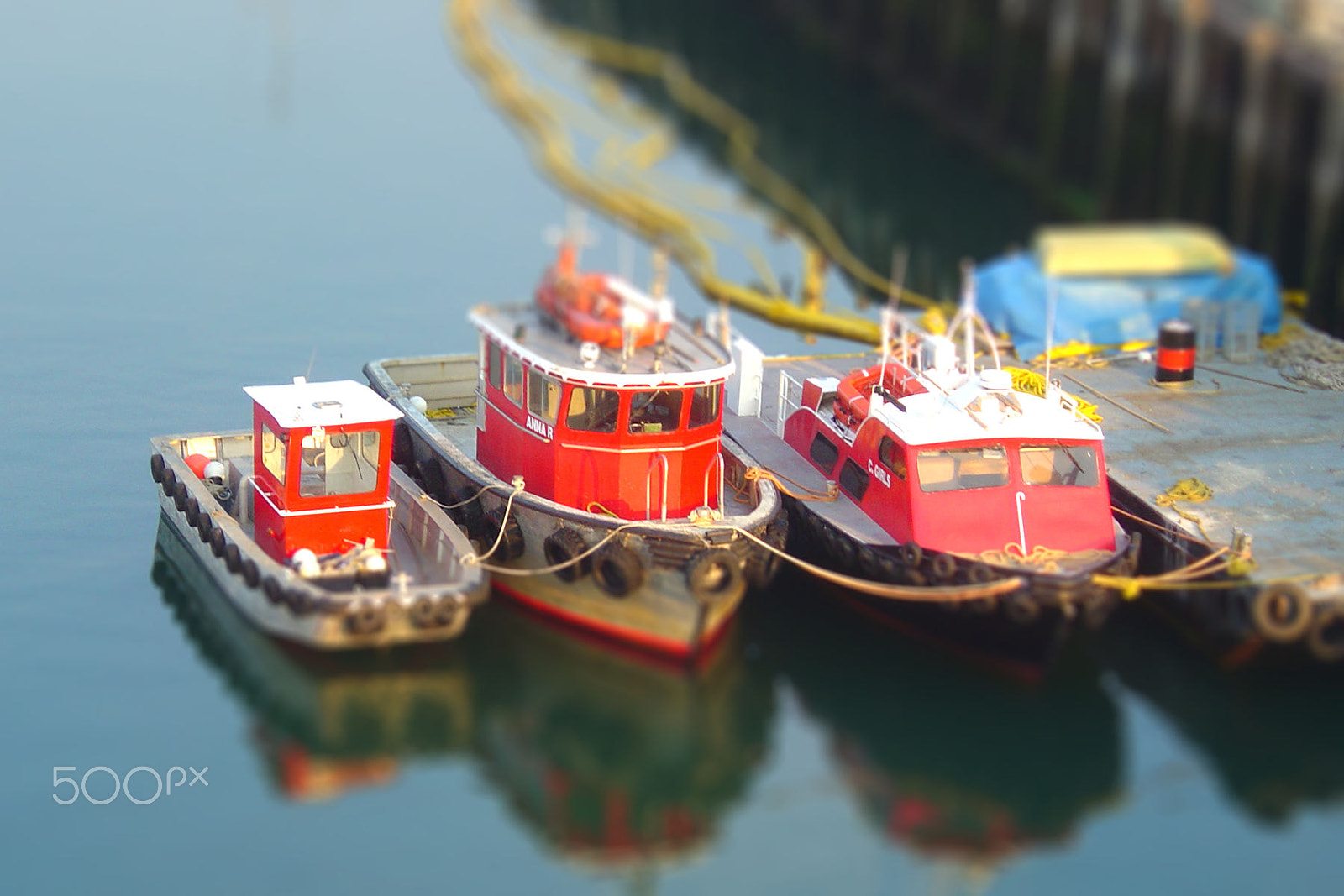 Sony DSC-P92 sample photo. Tugboats tiltshift photography