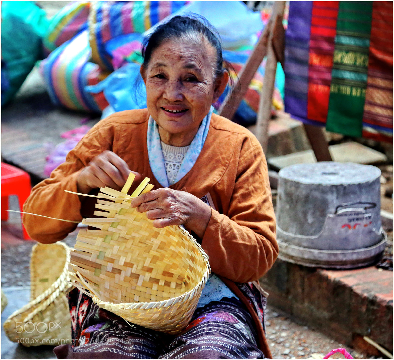 Canon EOS 6D + Canon EF 24-105mm F4L IS USM sample photo. Basket weaver photography