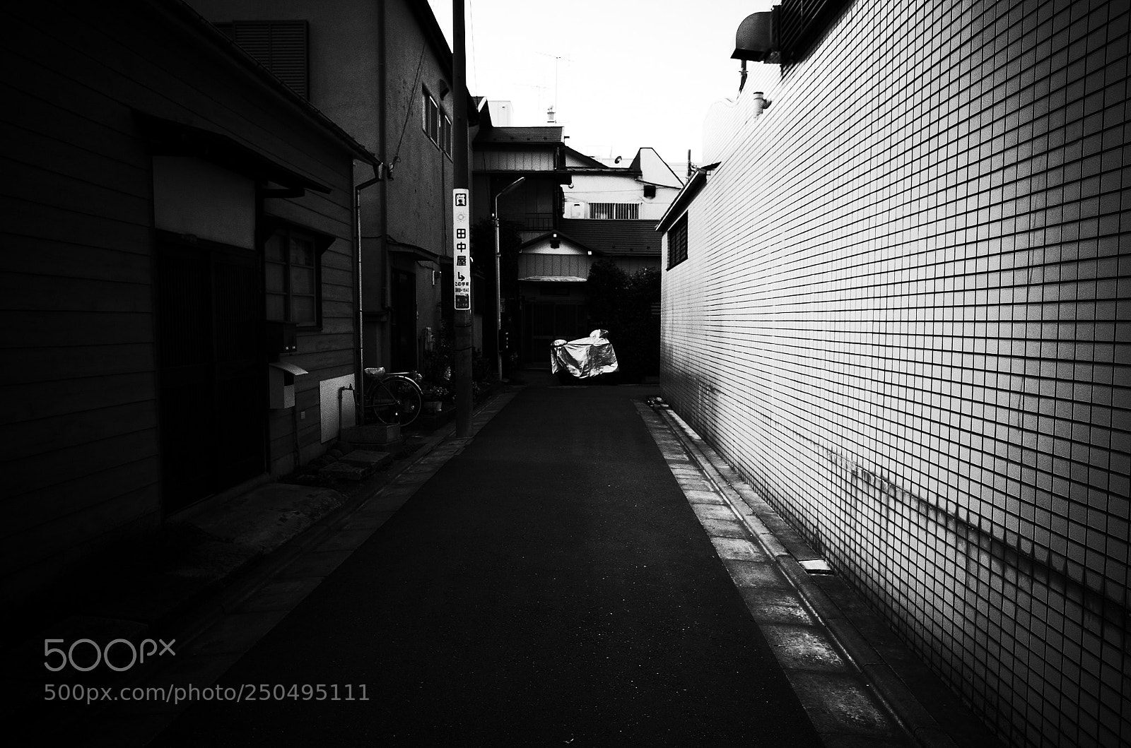 Ricoh GR II sample photo. Streets photography