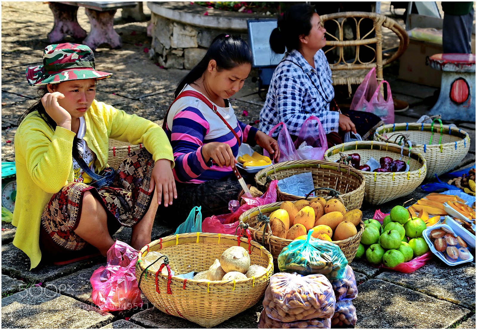 Canon EOS 6D + Canon EF 24-105mm F4L IS USM sample photo. Fruit sellers at wat photography