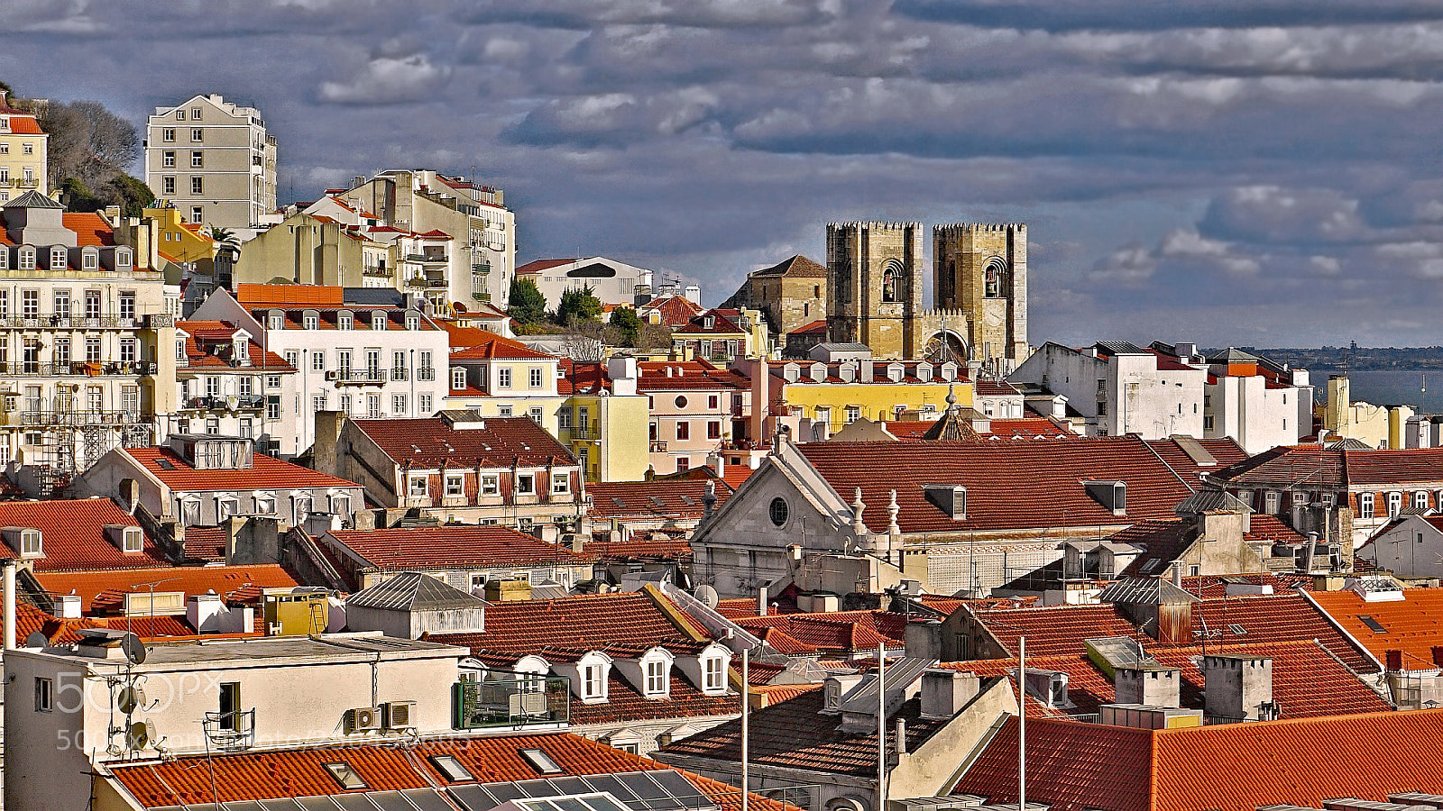 Sony a6000 sample photo. Sunny lisbon photography