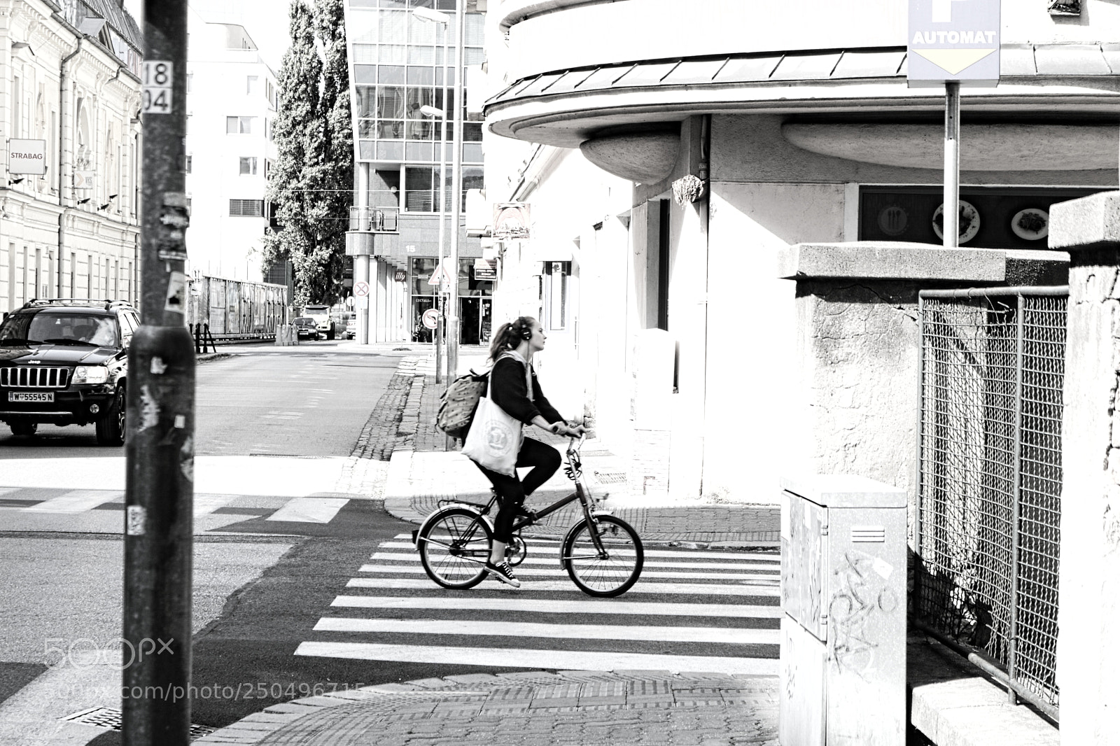 Canon EOS 750D (EOS Rebel T6i / EOS Kiss X8i) sample photo. Bicycle girl photography