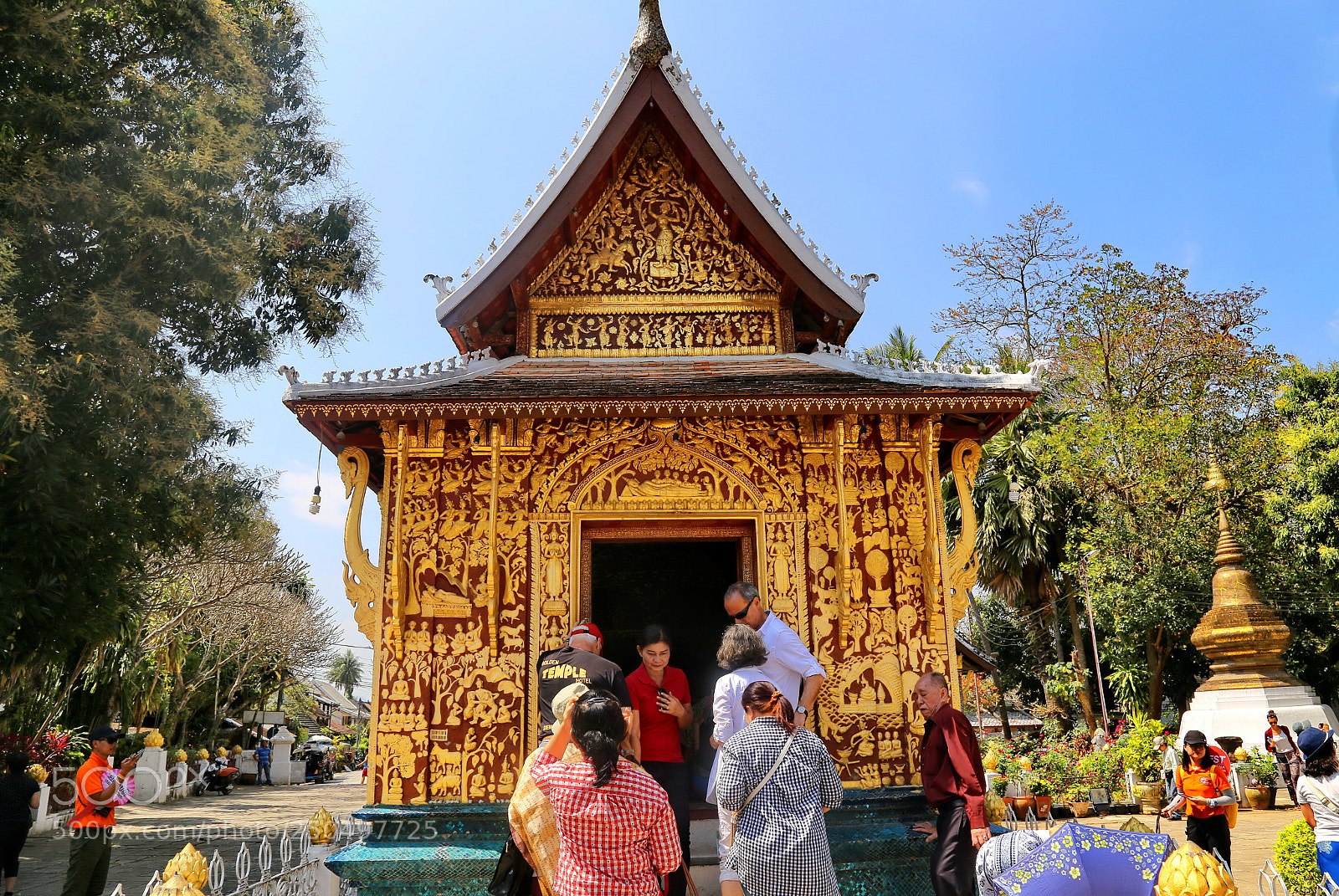 Canon EOS 6D + Canon EF 24-105mm F4L IS USM sample photo. Small temple, wat xieng photography