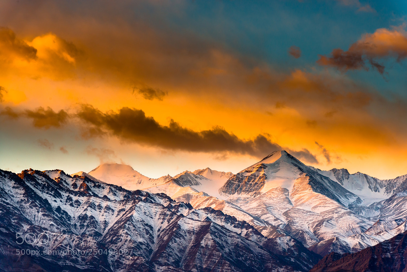 Nikon D800 sample photo. Sunrise in himalayan mountains photography