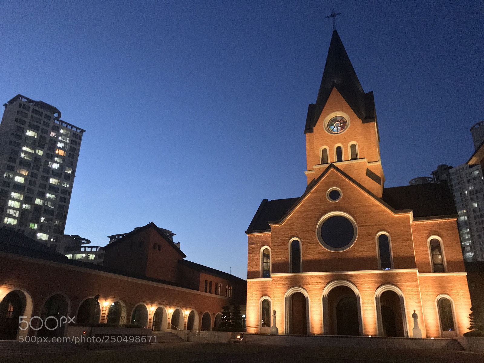 Apple iPhone 7 Plus sample photo. A catholic cathedral  photography
