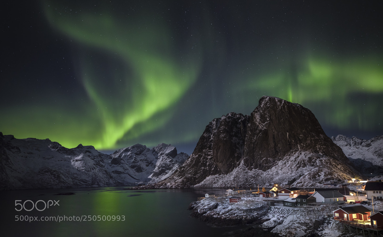 Canon EOS 5D Mark IV sample photo. Hamnoy lights photography