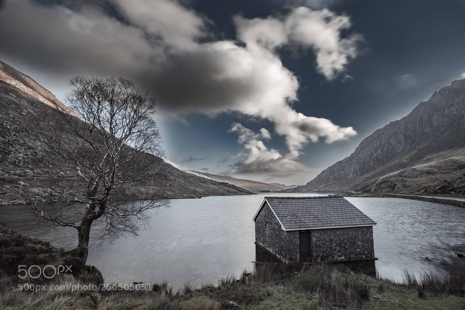 Canon EOS 5DS R sample photo. The boatshed photography