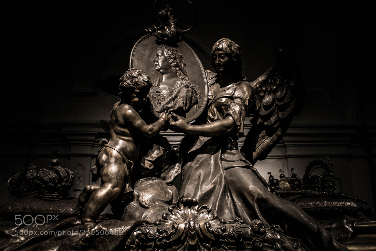 Nikon D3100 sample photo. Impirial crypt sarcophagus photography