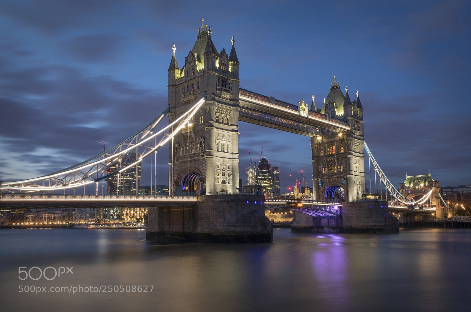 Canon EOS 5D Mark IV sample photo. Tower bridge photography