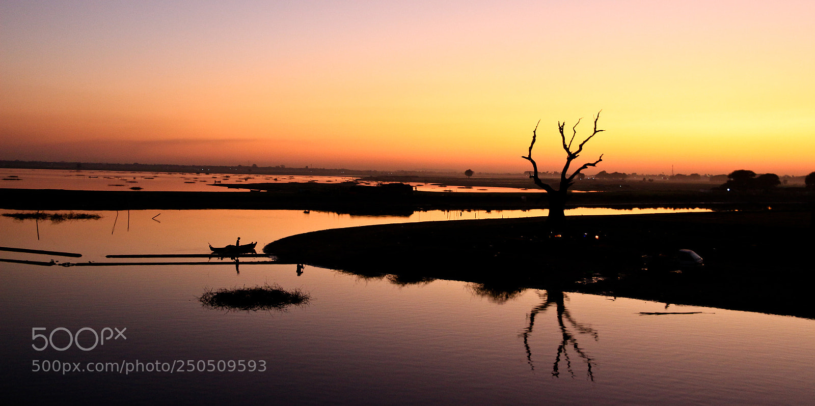 Canon EOS 700D (EOS Rebel T5i / EOS Kiss X7i) sample photo. Golden taungthaman lake photography