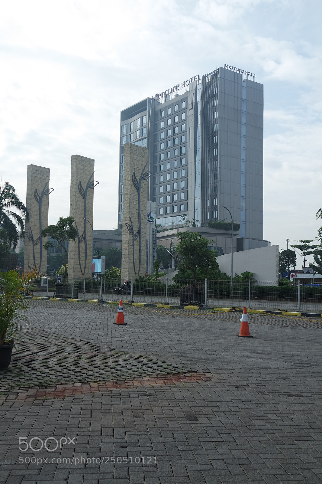 Samsung NX3000 sample photo. The mercure photography