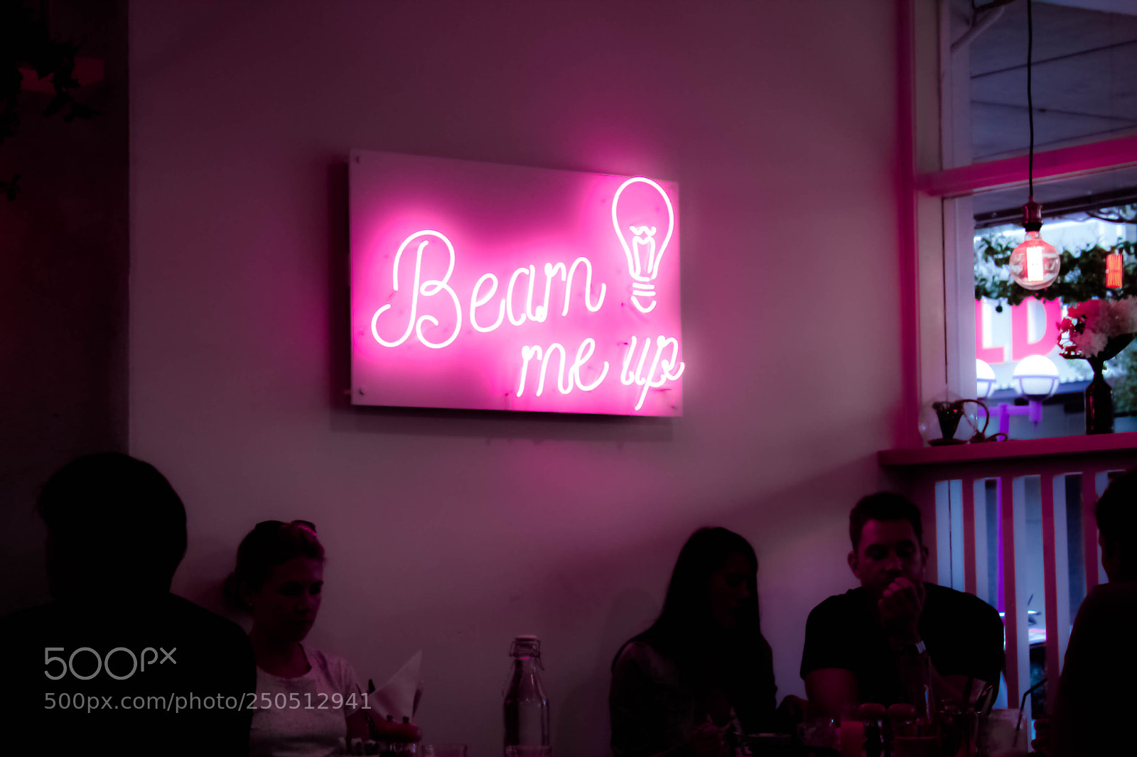 Canon EOS 600D (Rebel EOS T3i / EOS Kiss X5) sample photo. Neon photography