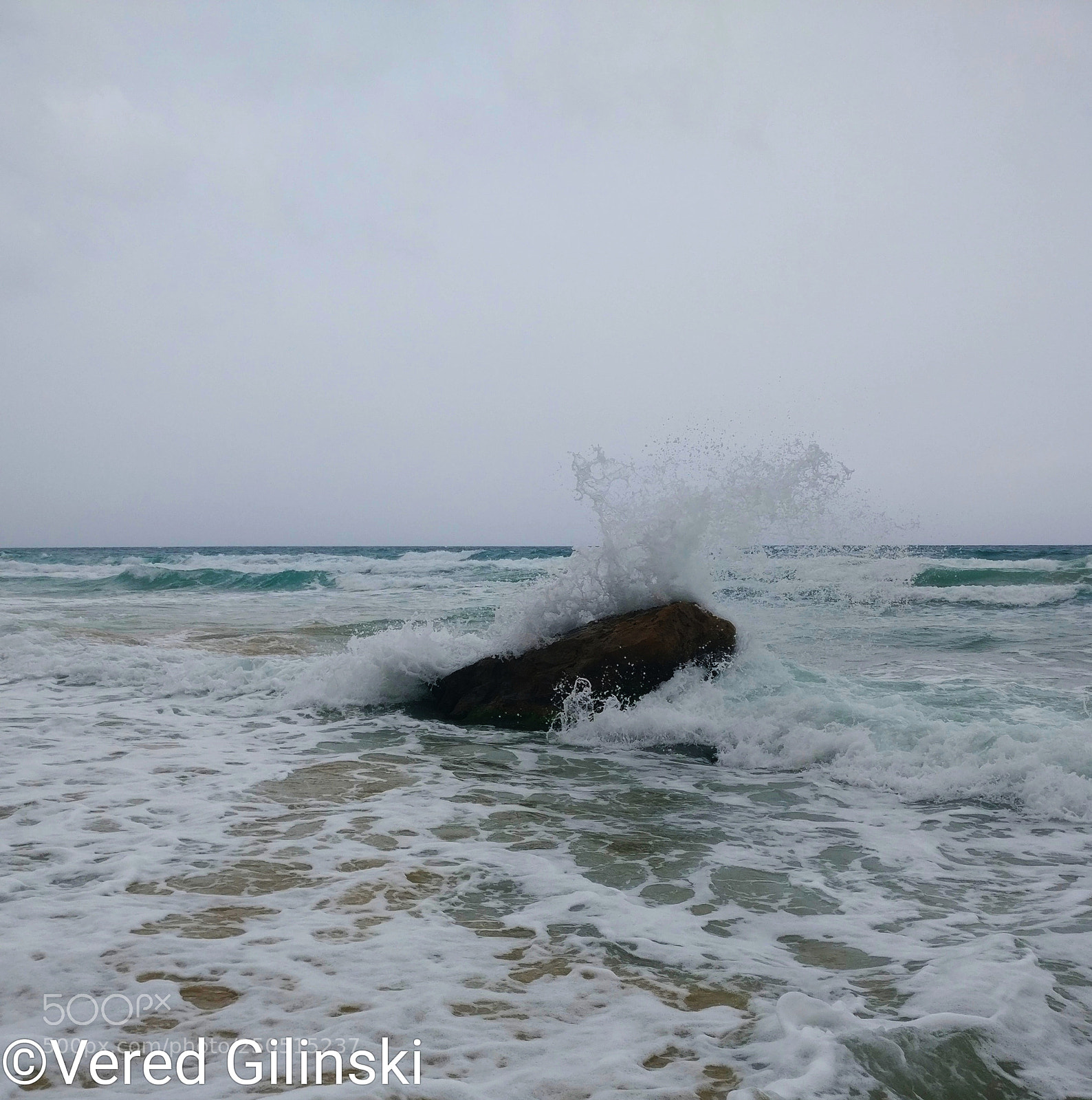 OnePlus A3003 sample photo. Rock in the sea photography