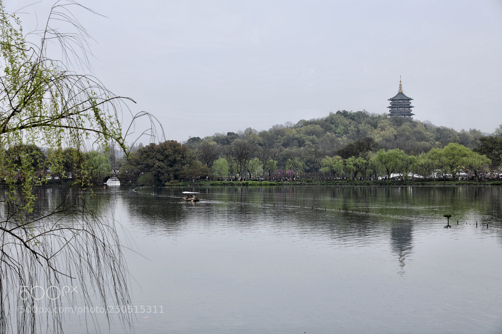 Canon EOS 5D Mark IV sample photo. 雷峰塔 photography