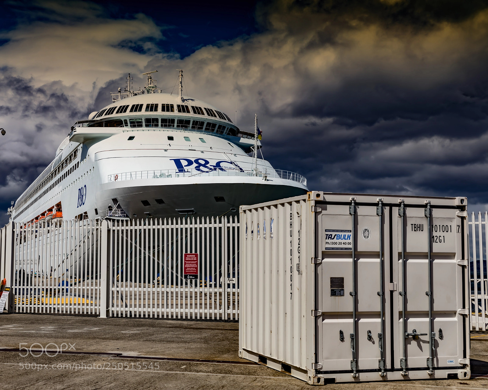 Canon EOS 5D Mark IV sample photo. P&o cruise ship photography