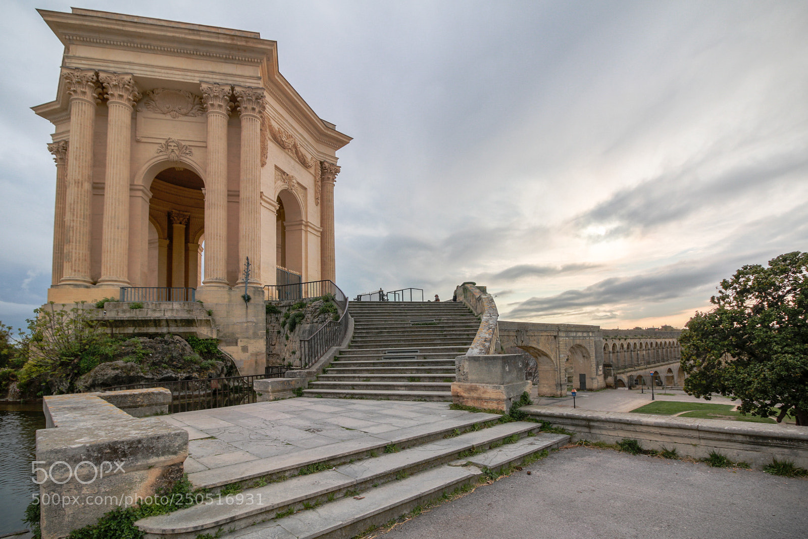 Canon EOS 70D sample photo. Peyrou photography