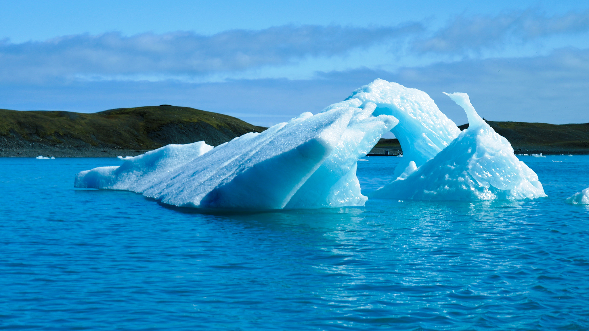 Samsung NX11 sample photo. Lagoon jokulsarlon, glacial lake and icebergs iceland photography