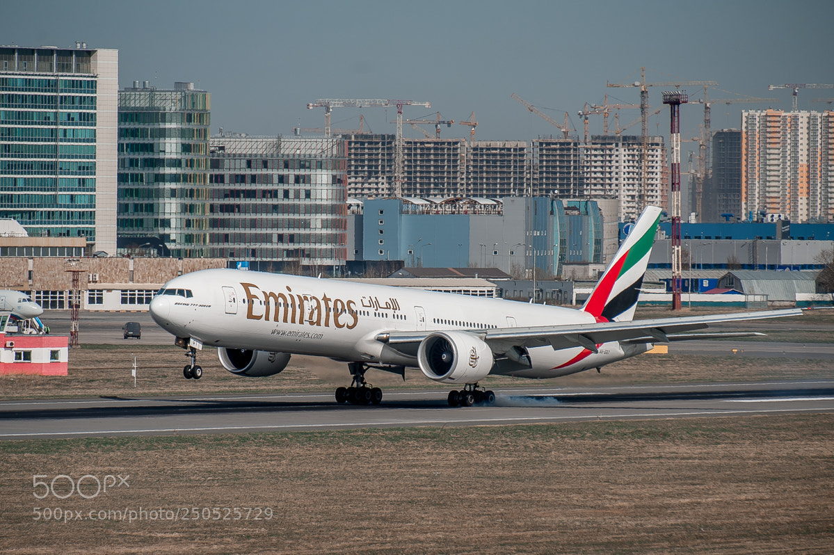 Nikon D700 sample photo. Boeing 777 photography