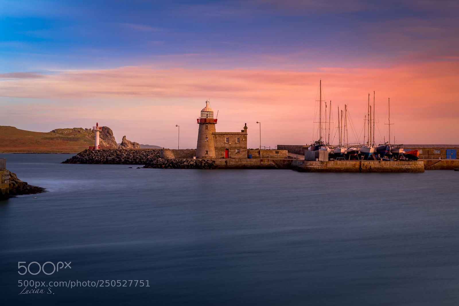 Canon EOS 5D Mark IV sample photo. Howth lighthouse! photography
