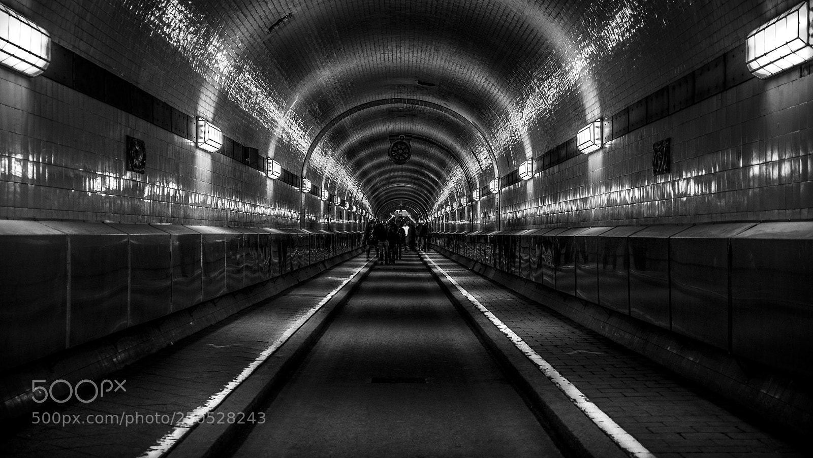 Fujifilm X-E2 sample photo. Hamburger elbtunnel photography
