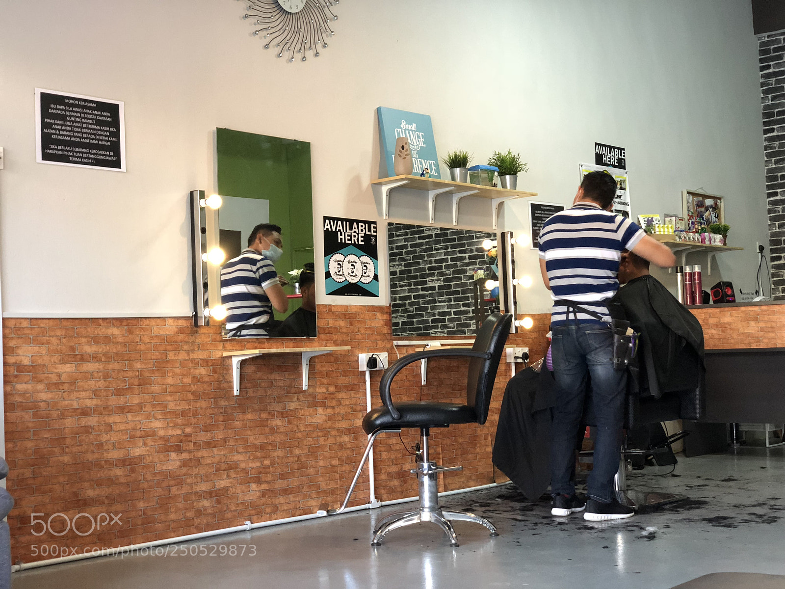 Apple iPhone X sample photo. Barber photography